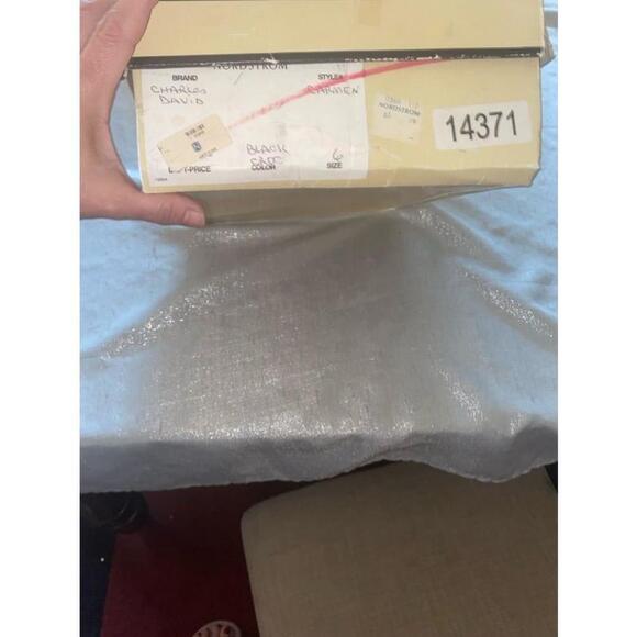 Women's Charles David Black Leather Boots Size 6 - Picture 3 of 11